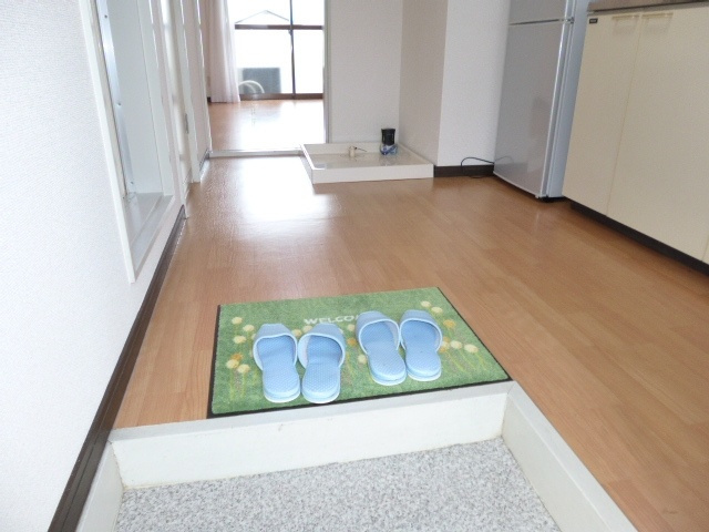 茶屋町エビスコーポの玄関