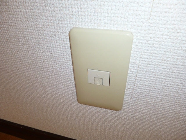 茶屋町エビスコーポの設備|電話モジュラー