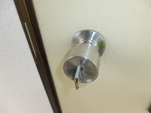 茶屋町エビスコーポのセキュリティ|玄関カギ