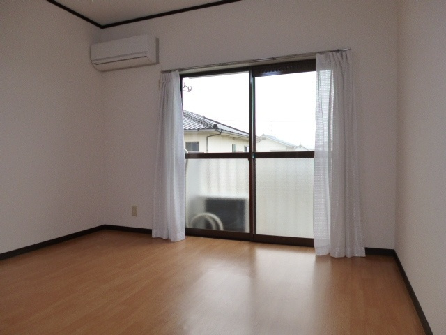 茶屋町エビスコーポの洋室