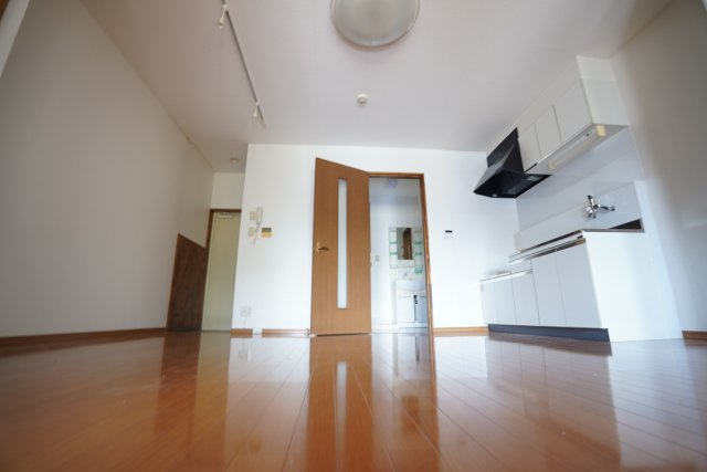 宇津木アパートの居間・リビング