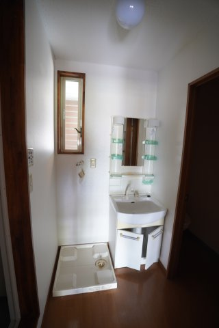 宇津木アパートの洗面所