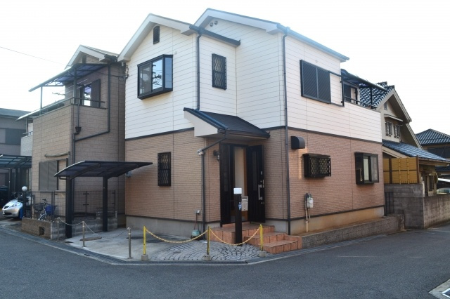 和泉市府中町　中古一戸建ての外観