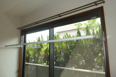 【設備】 | サンホーム日吉Ａ | 室内物干し