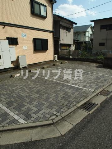 アルト弁天の駐車場