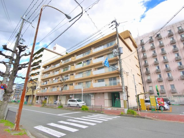 アルファコーポラスの外観