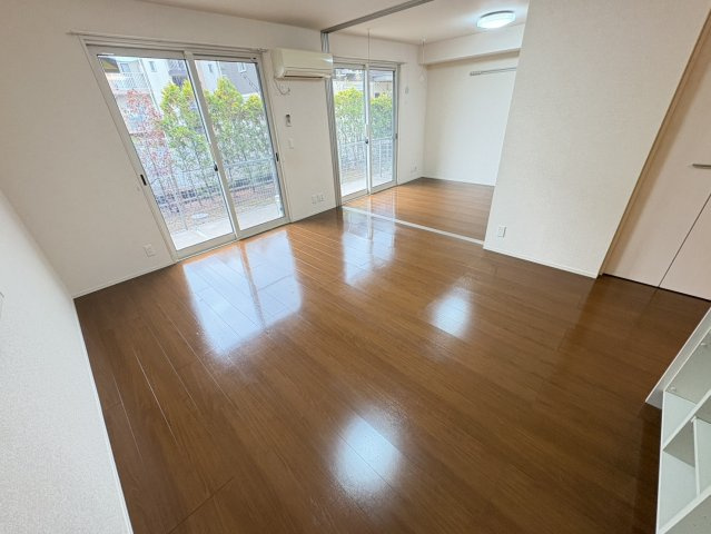 エスポワール ソレーユの居間・リビング