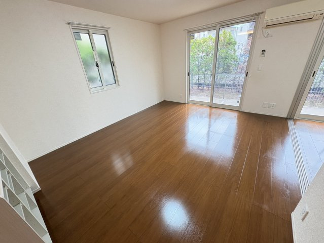 エスポワール ソレーユの居間・リビング