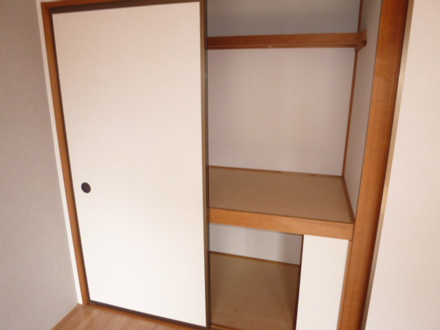 サリネージュ山手Ｄの収納