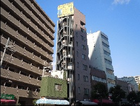 【外観】 | 福島ナニワハイツ | コンビニ・スーパー近くでとっても便利！！