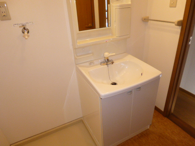 クオーター・レジデンスＡの独立洗面台|洗髪洗面化粧台