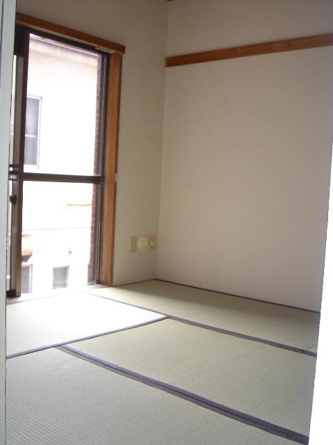タカギ八坂マンションの和室