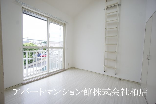 ワコーレ北柏エレガンスの洋室