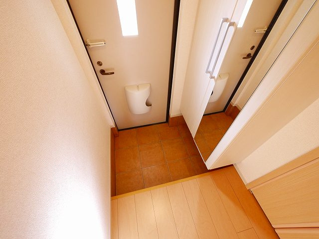 フラン・ベル（天理市）の玄関|収納もある玄関です