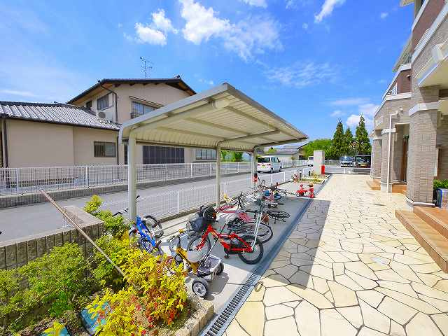 フラン・ベル（天理市）のその他共用部分|自転車置き場です。