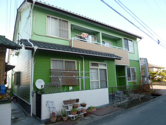 倉敷市西中新田のアパートの外観