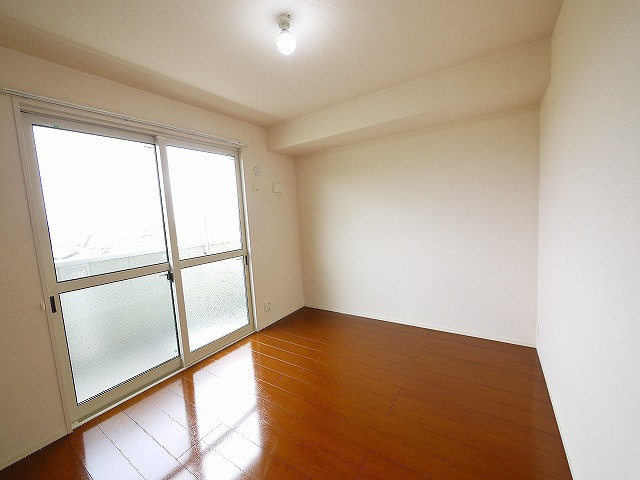 ガーデンヒルの寝室|落ち着いて過ごせるお部屋なので、寝室にいかがでしょうか