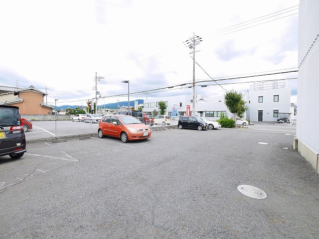 ライフ・イックスの駐車場|駐車場に車を止められます