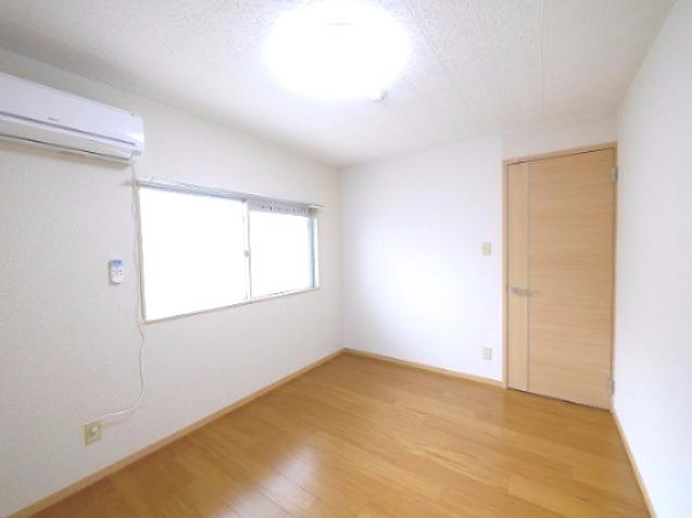 ライフ・イックスの洋室|ゆったりした洋室です