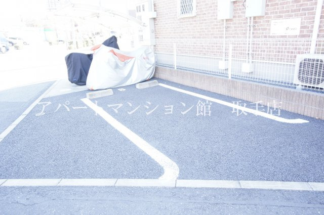 サイドウォークの駐車場