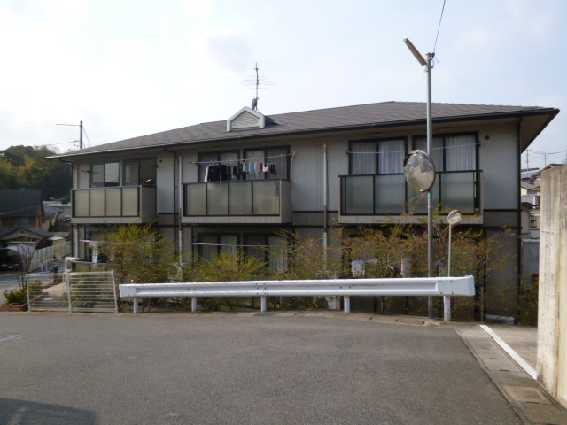 都窪郡早島町早島のアパートの外観