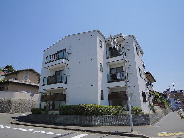 ジュネス東生駒の外観|外観もきれいです