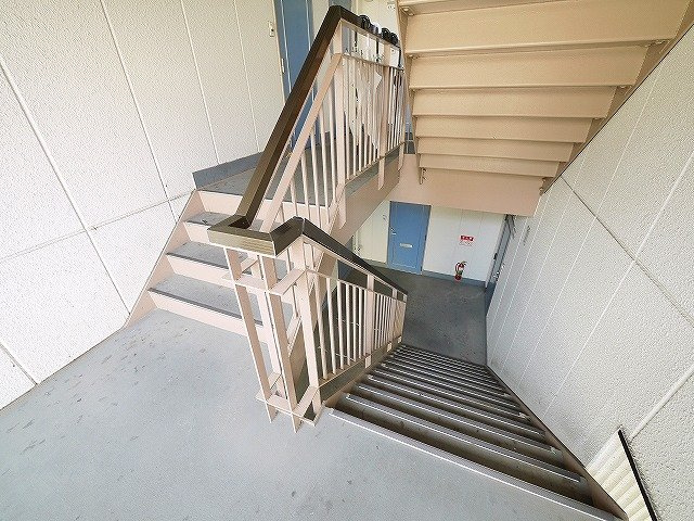 ジュネス東生駒のその他共用部分|共用廊下部分です