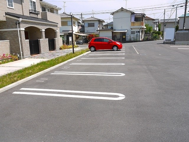イル　ベラージオ　Ａの駐車場|駐車スペースもあります