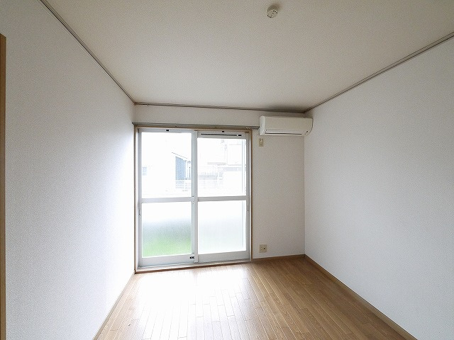 エステートピア稜の寝室|落ち着いて過ごせるお部屋なので、寝室にいかがでしょうか