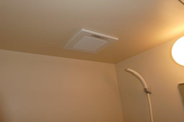 レジデンス松原の浴室|浴室換気扇
