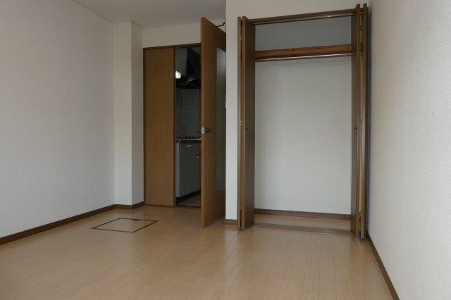 レジデンス松原の寝室|洋室