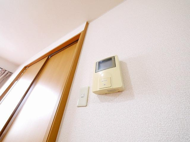 サンクコール朝和　A棟のセキュリティ|モニター付きインターホンです