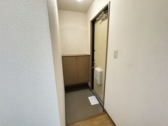 シャルマンハイツの玄関