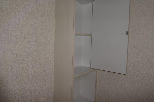 ポム・ダムールＡのトイレ|トイレ棚