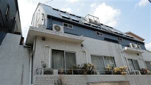 【外観】 | プレイントゥリーハイツ | ２階建てマンションの上に増築された木造アパートです。