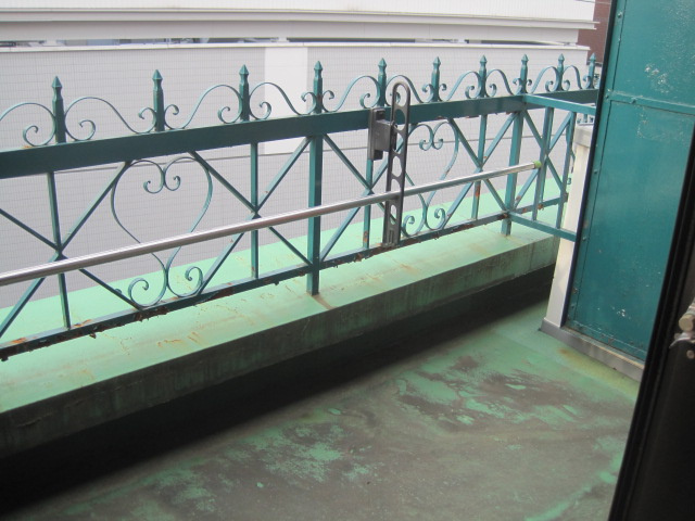 【バルコニー】