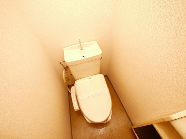 シャルマン・Fのトイレ|ゆったりとした空間のトイレです