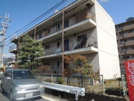 野色マンションの画像