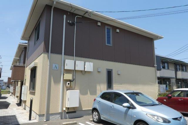 倉敷市西中新田のアパートの外観