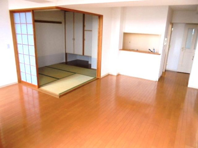 【居間・リビング】 | セレッソコート千里山ツインヒルズ壱番館 | LD15.5帖★