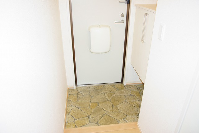 ヒルパストラルⅡの玄関|落ち着いた玄関です