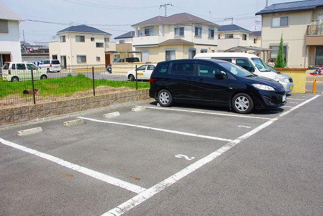 ヒルパストラルⅡの駐車場|駐車場完備です