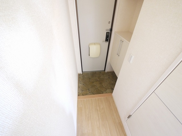 ヒルパストラルⅡの玄関