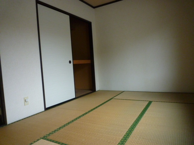 メゾン竹村の和室