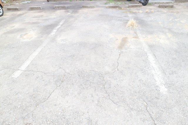 メゾン竹村の駐車場