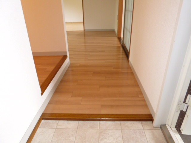 サリネージュ山手Ａの玄関