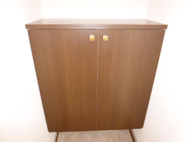 サリネージュ山手Ａの玄関|下駄箱