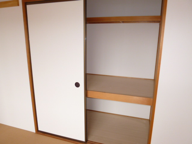 サリネージュ山手Ａの収納