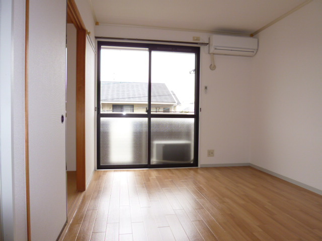 サリネージュ山手Ａの居間・リビング|洋室