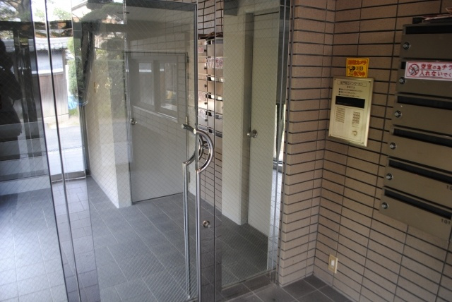 倉敷市八王寺町の賃貸マンションのエントランス|オートロック